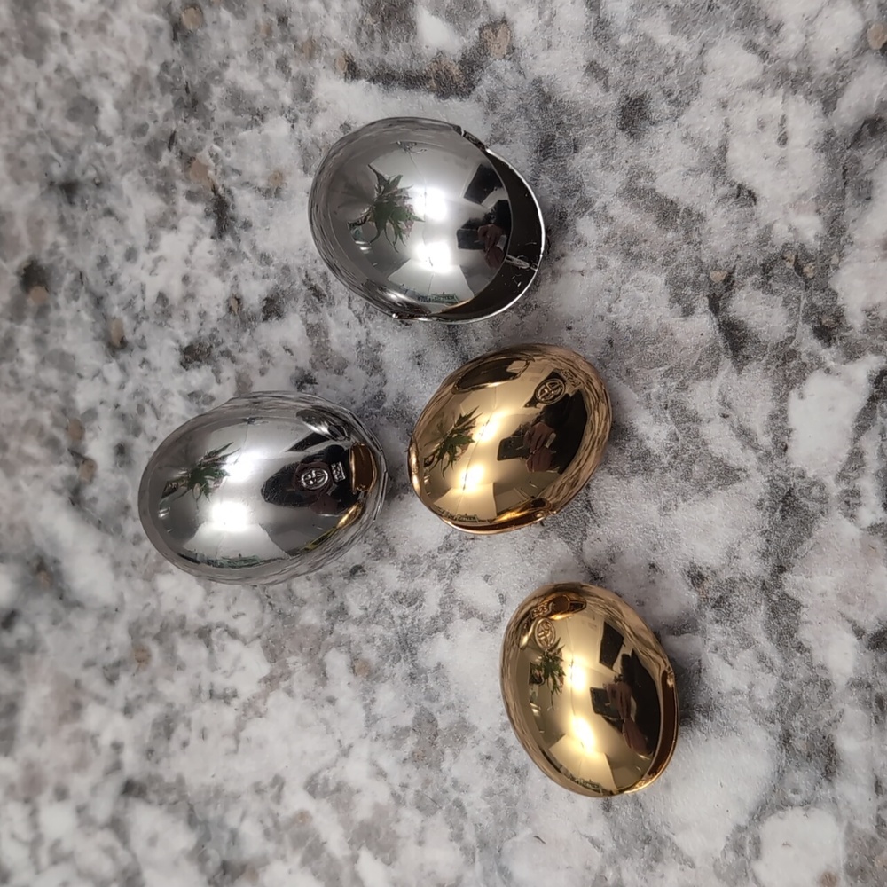 Two pairs of oval shaped earrings Minimalist Style